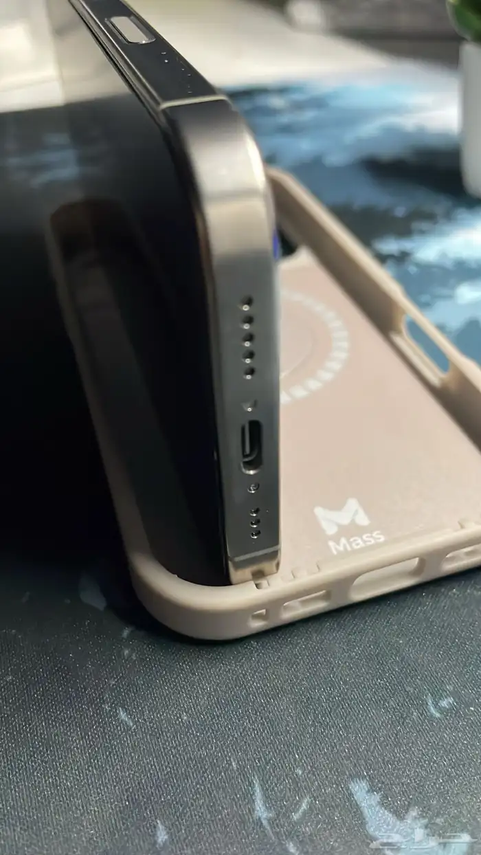 ايفون 16 برو تيتانيوم طبيعي 4