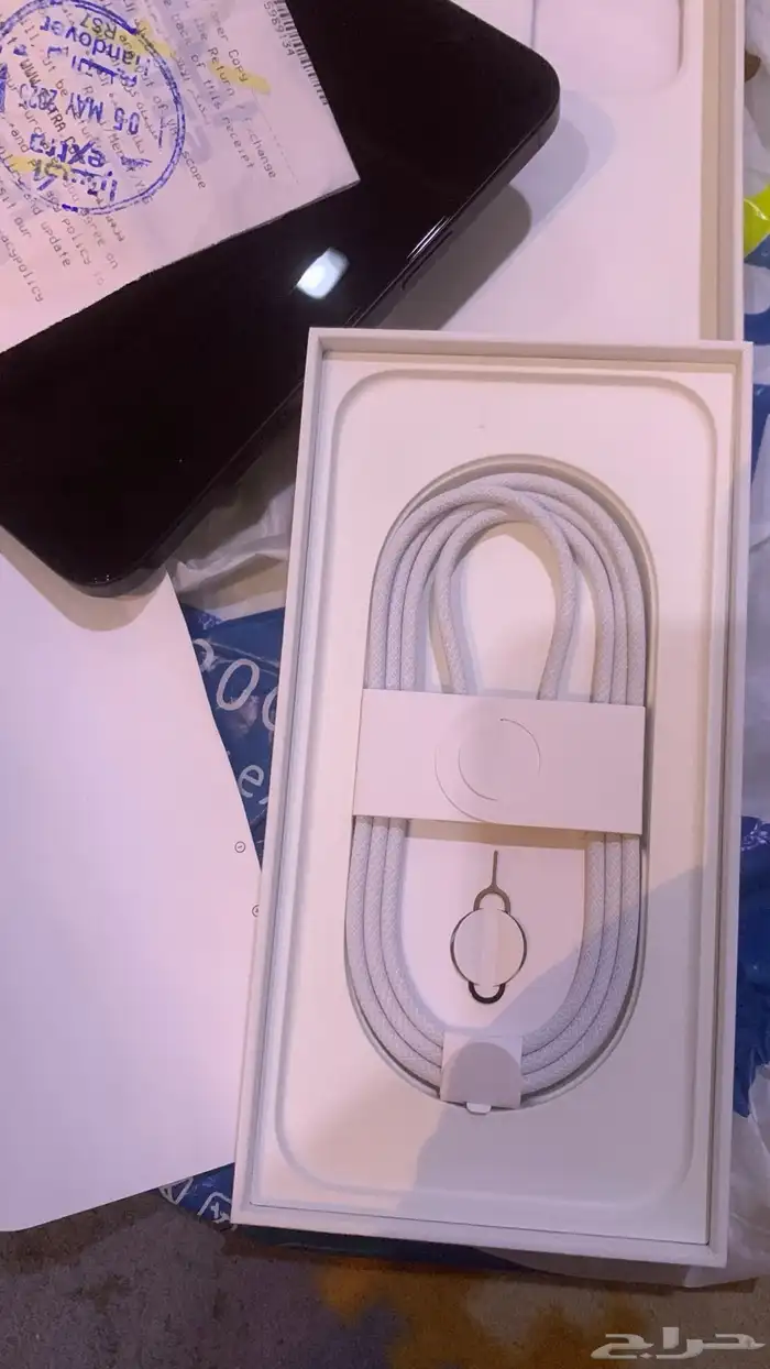 آيفون 16برو ما كس 256. دورات الشحن 4 اخو الجديد بغراضه معه 2