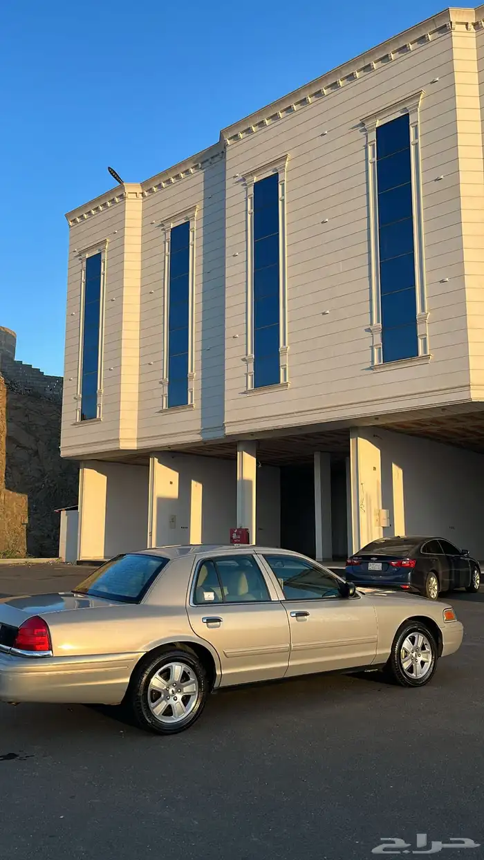 فورد فكتوريا 2011 3