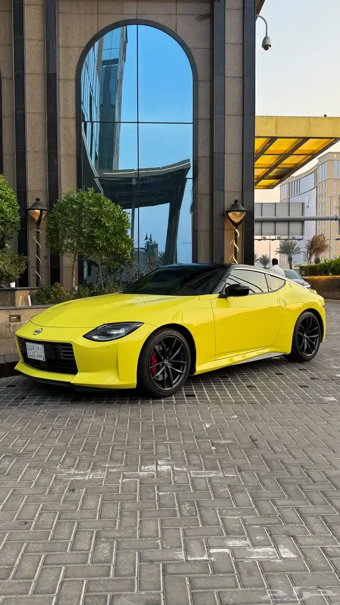 نيسان زد 2024 4