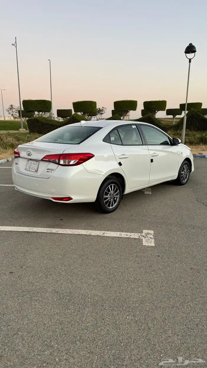 للبيع تويوتا يارس 2019 منوة المستخدم نظيفة جدا 17