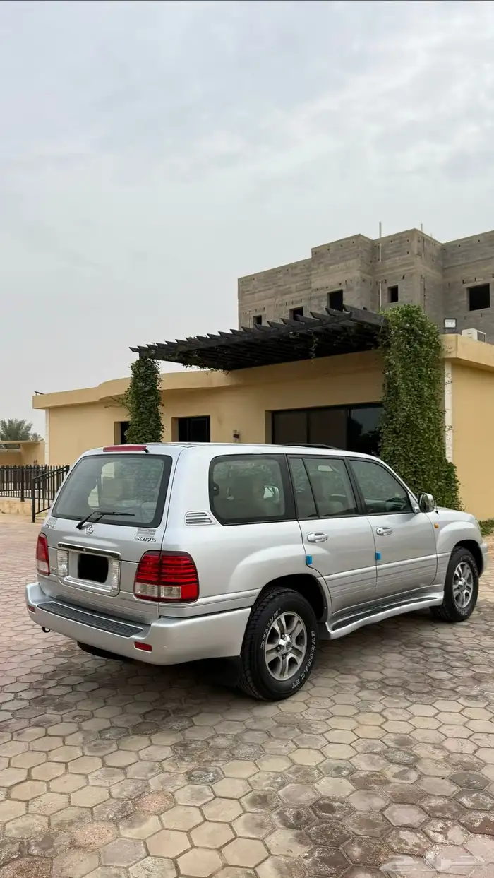 لكزس LX470 بريمي 2006 عداد 378 الف فقط 14