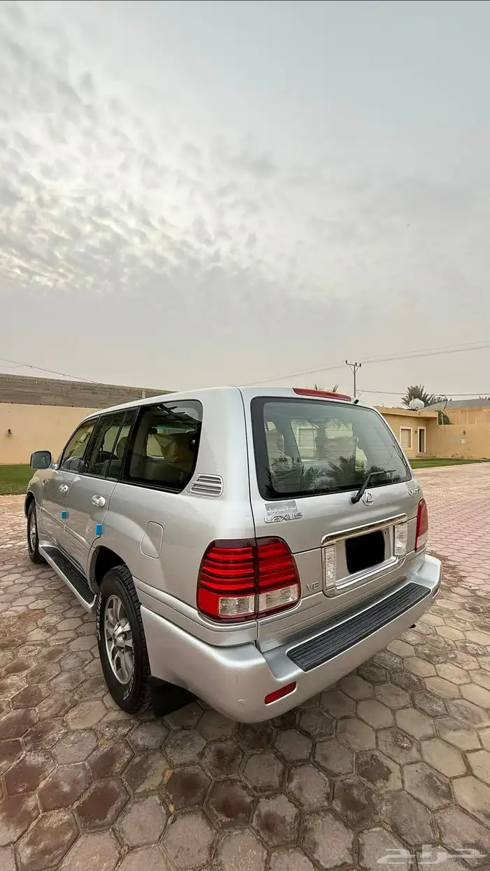 لكزس LX470 بريمي 2006 عداد 378 الف فقط 16