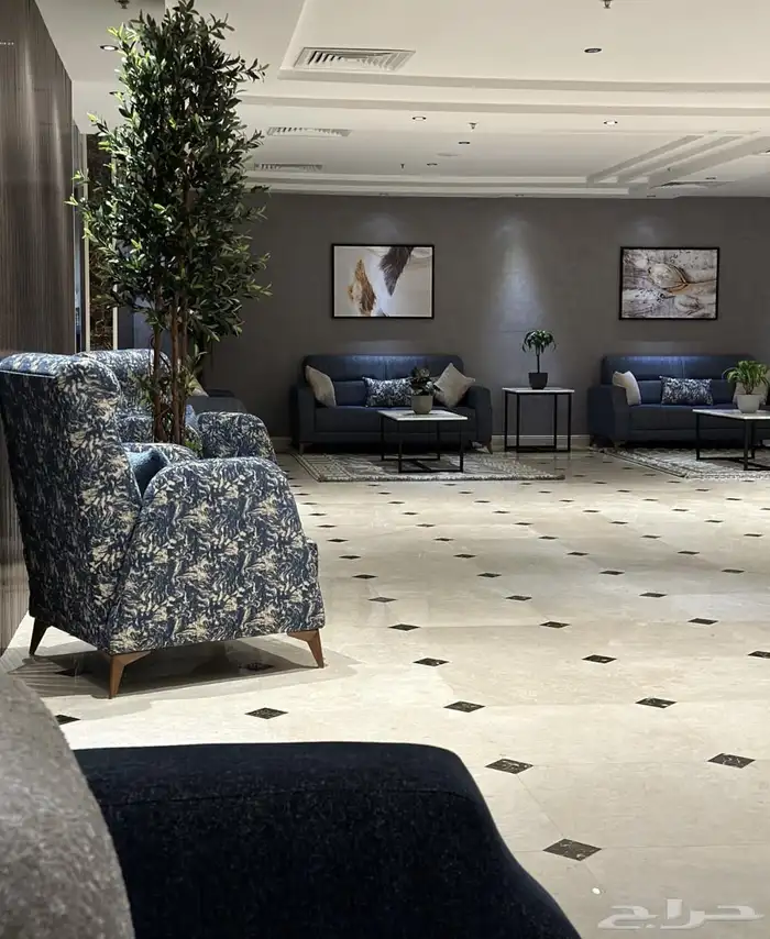 شقة مفروشة فاخرة للايجار الشهري بالقرب من طريق صاري 10