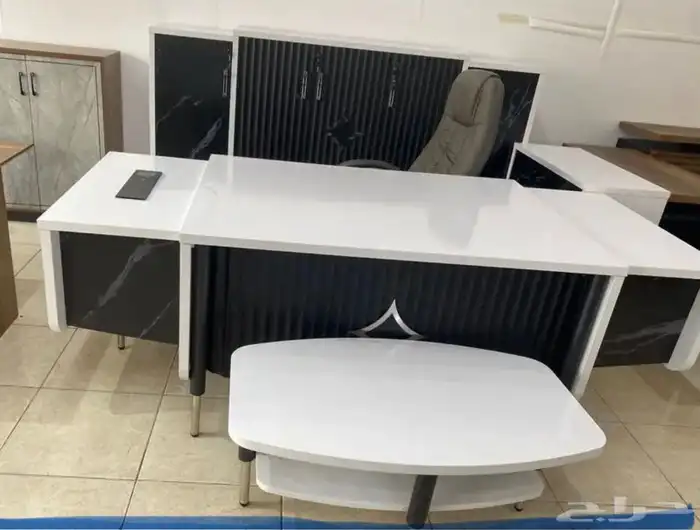 مكاتب طقم تركي فاخرة جديدة و مكتب مدراء جدا  ممتاز و كراسي 31