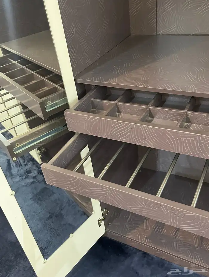 دولاب وتسريحه في جده الاجاويد للبيع 2