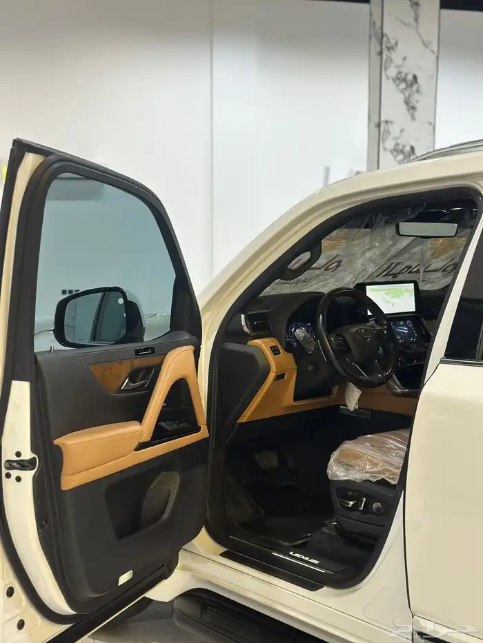 جيب لكزس للايجار 4