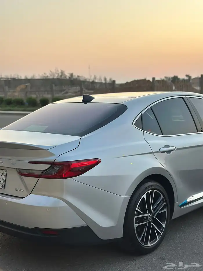 تويوتا كامري LE 2025 هايبرد بانوراما 13