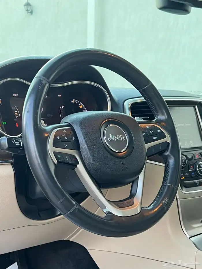 جيب جراند شيروكي ليمتد 2015 (( بحالة ممتازة )) 26