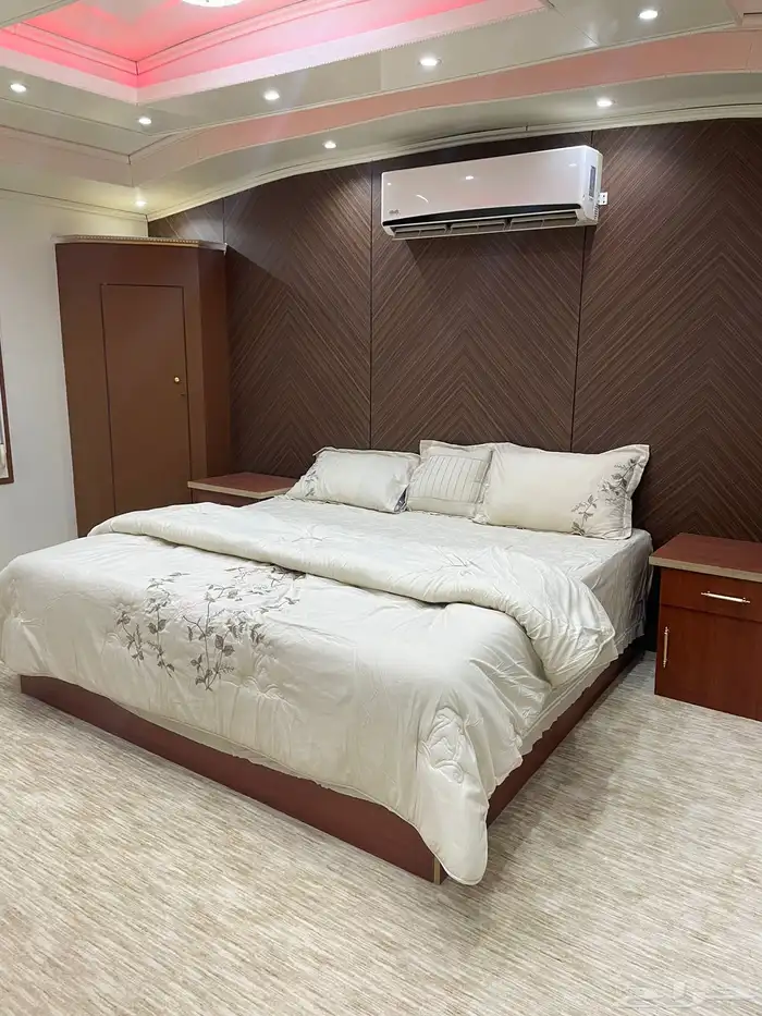 كرفان ملكي 28 28