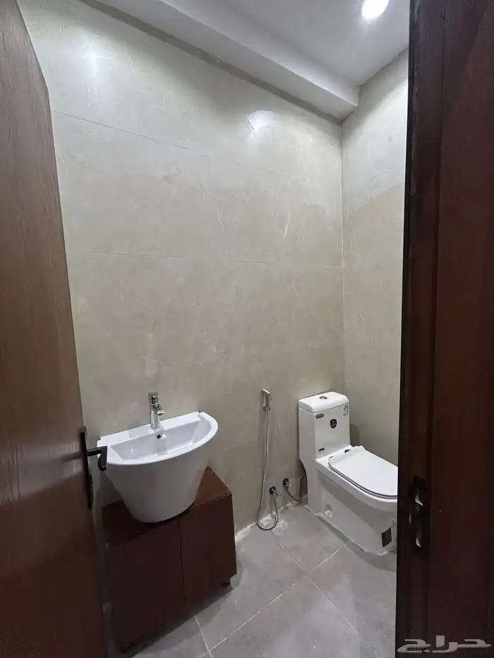 عمارة للإيجار ( مكتب ) 3