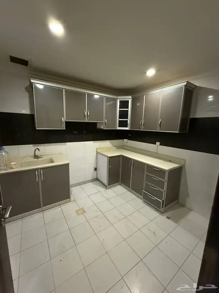 شقه في حي المنتزه 13