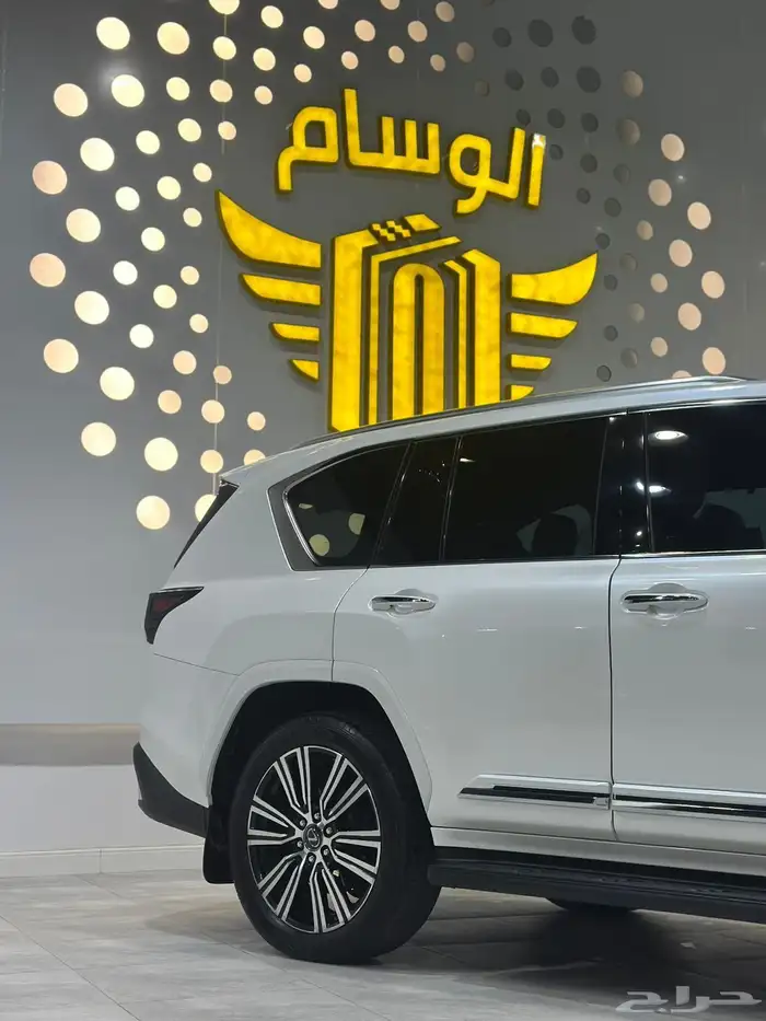 جيب لكزس للايجار 5