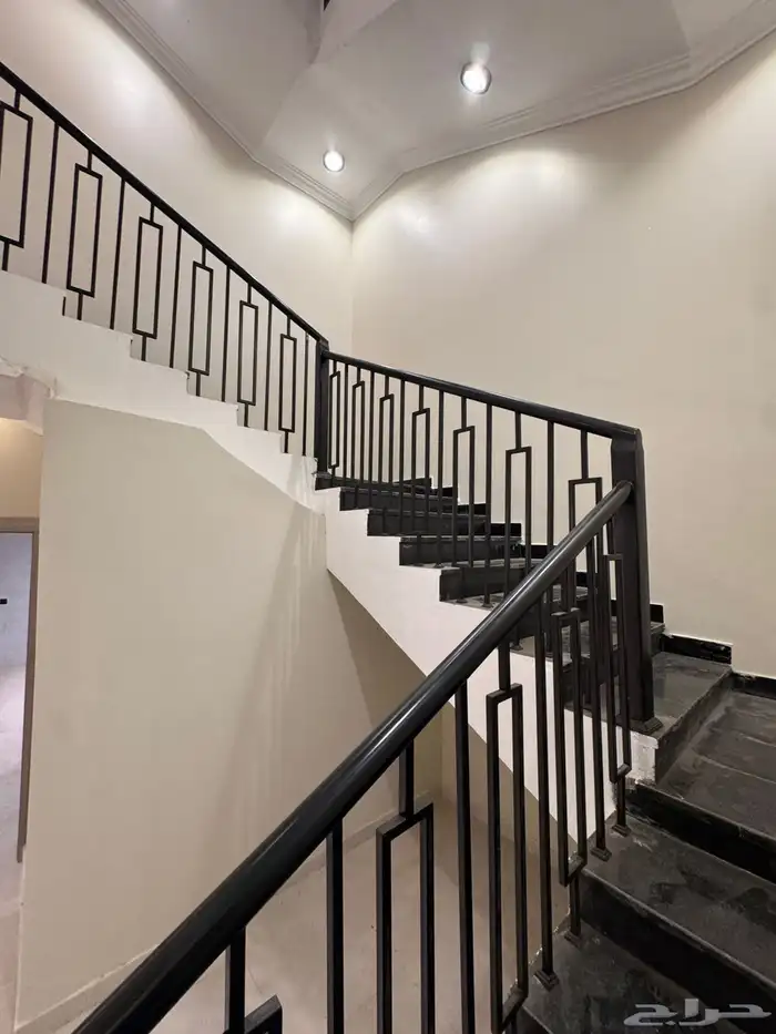 فيلا دوبلكس دورين للبيع بحي النور محليه 9