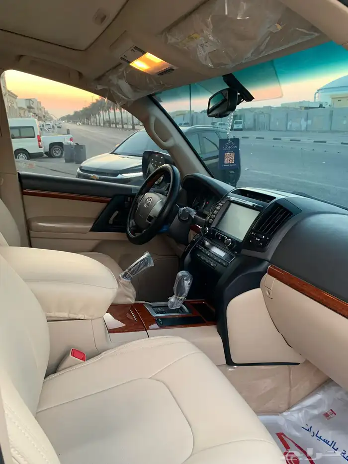 تويوتا جي اكس ار GXR لاندكروزر 22