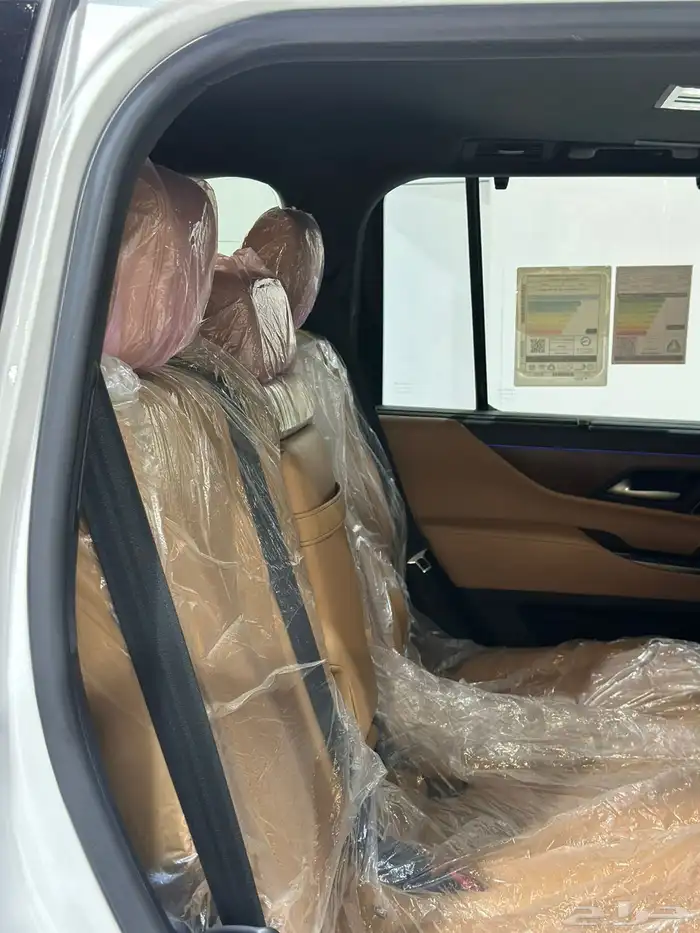 جيب لكزس للايجار 10