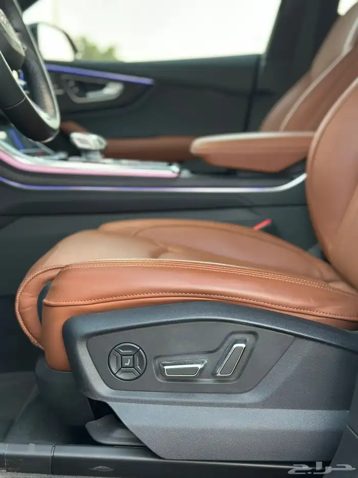 اودي Q8 2023 بلاك ادشن شبه جديد 14