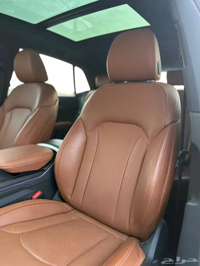 اودي Q8 2023 بلاك ادشن شبه جديد 15