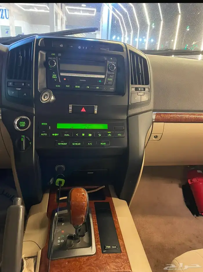 لاندكروزر 2014 ديزل 8