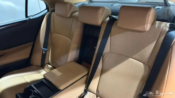 لكزس ES 300 H 2022 بحالة ممتازه جدا جدا 24