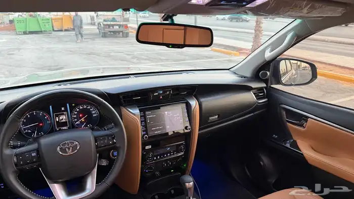 فورتشنر 2025 v6فل كامل سعودي عداد12 10