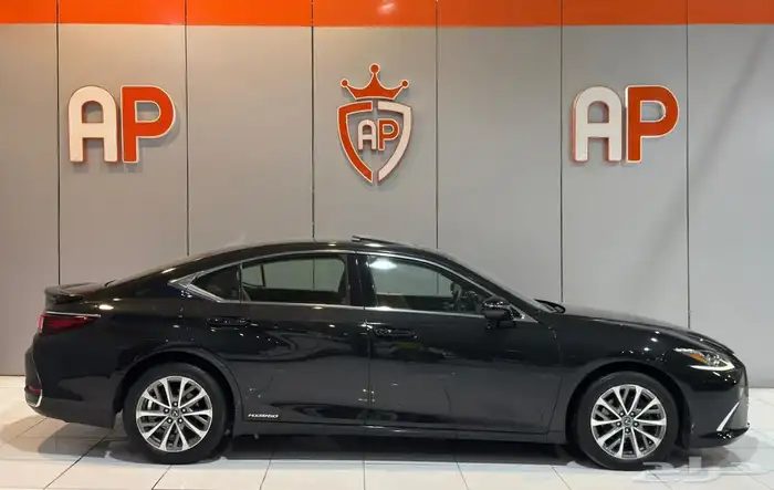 لكزس ES 300 H 2022 بحالة ممتازه جدا جدا 3