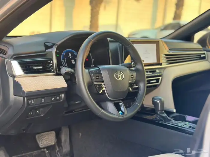 تويوتا كامري LE 2025 هايبرد بانوراما 14