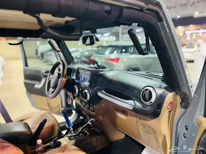 جيب رانجلر 2014 نظيف 17