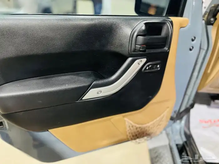 جيب رانجلر 2014 نظيف 11