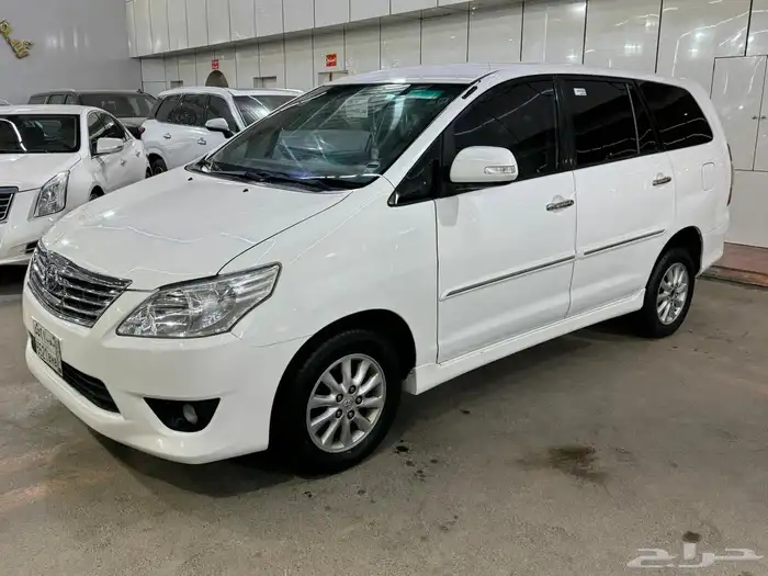 تويوتا انوفا 2012 (( بحالة ممتازة )) 3