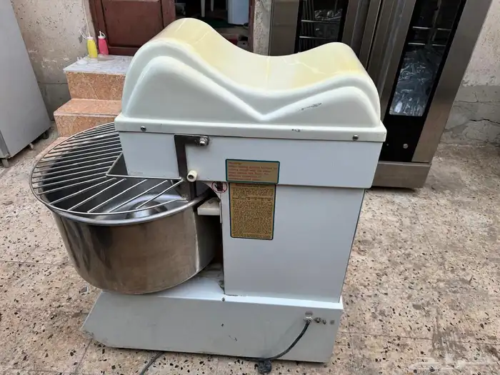 اغراض مطعم للبيع 3