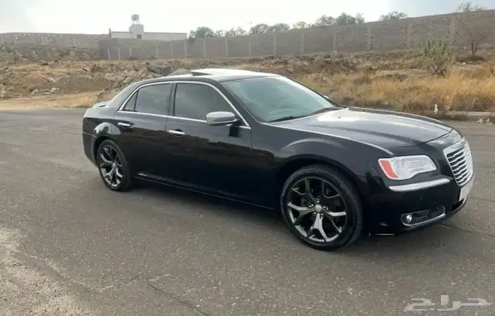 كرايزلر فل كامل هيمي 2013 مكينة 8 سلندر نظيف 5