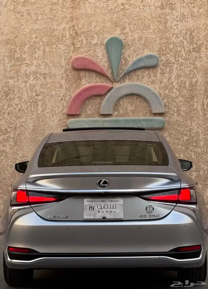 لكزس ES250 2023 فل كامل شبه الجديد 12