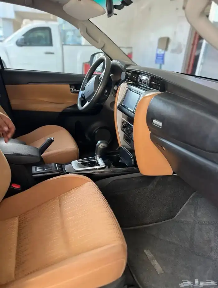 سيارة تويوتا فوتشنر 2020 استخدام نظيف جدا 7