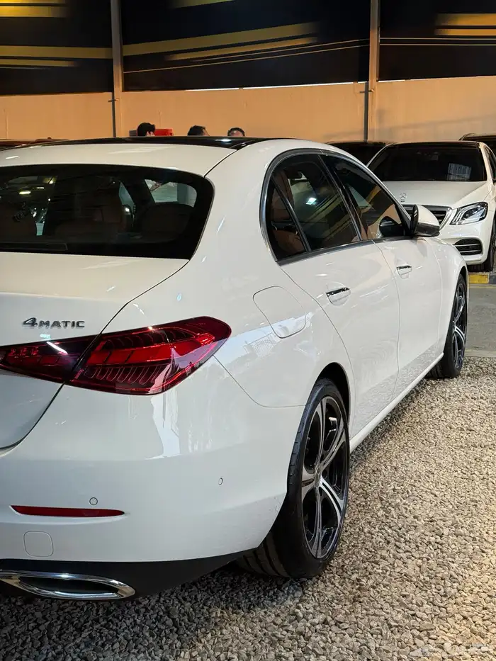 مرسيدس C300 2024 فل كامل فورماتك شبه وكالة 7000 كلم فقط 1