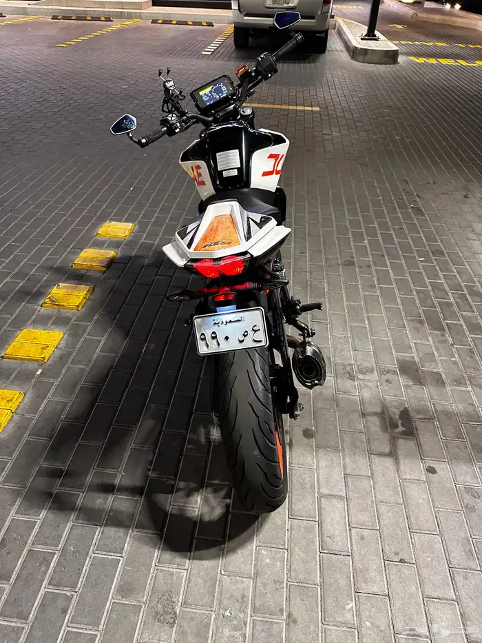 دراجة نارية دباب KTM 390 Duke 4