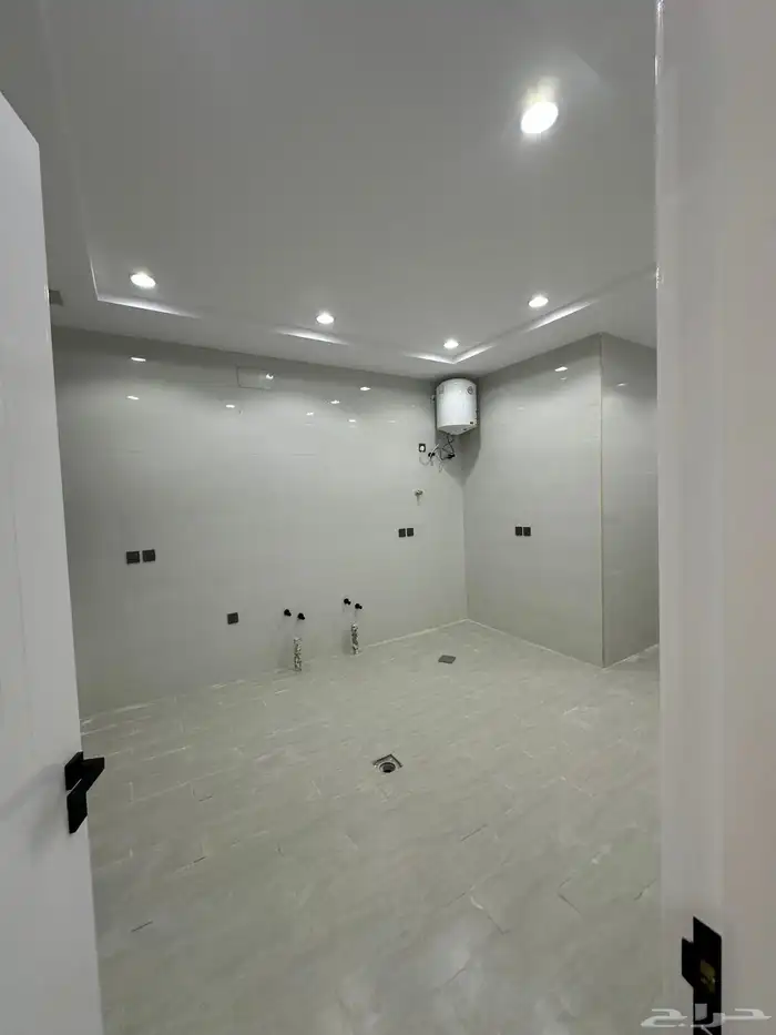 للبيع روف علوى بمدخل سياره مكون من 9 غرف بخميس مشيط 7