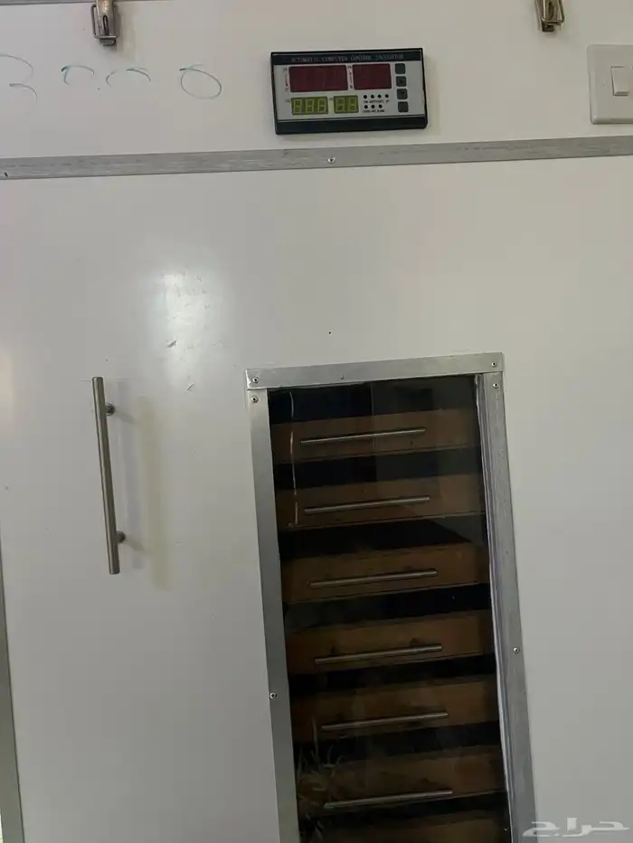 فقاسة يدوية 3000 بيضه 2