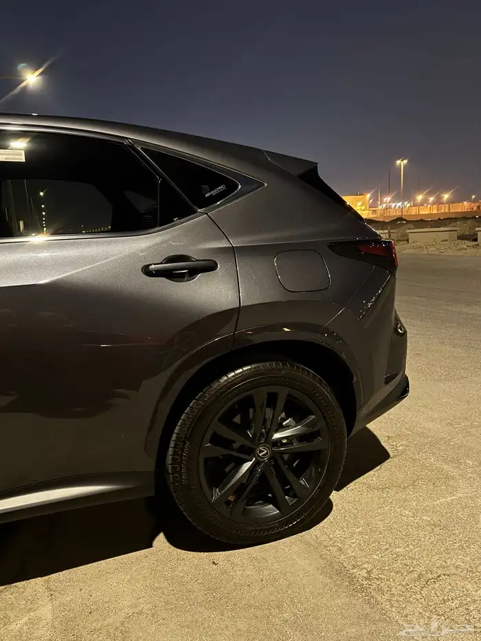 لكزس NX عبداللطيف جميل 350 12