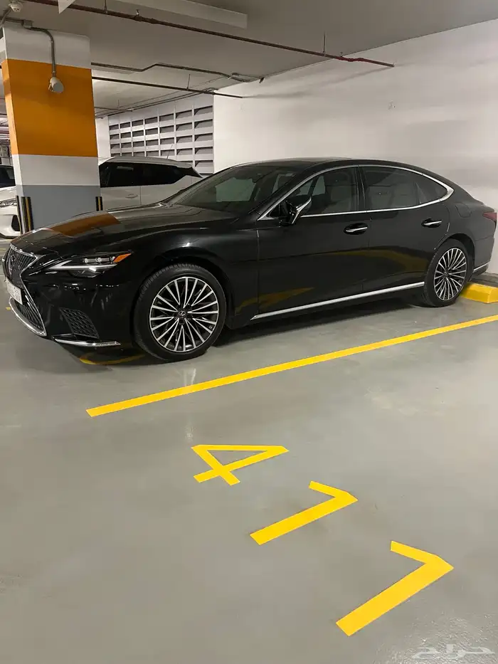 لكزس سعودي LS 2025 بسعر ممتاز 1