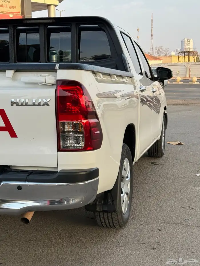 هايلوكس2023بنزين 5