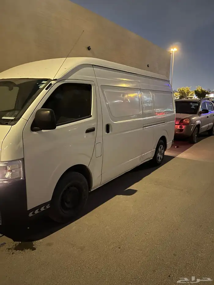 إيجار باص تويوتا بضاعة 1