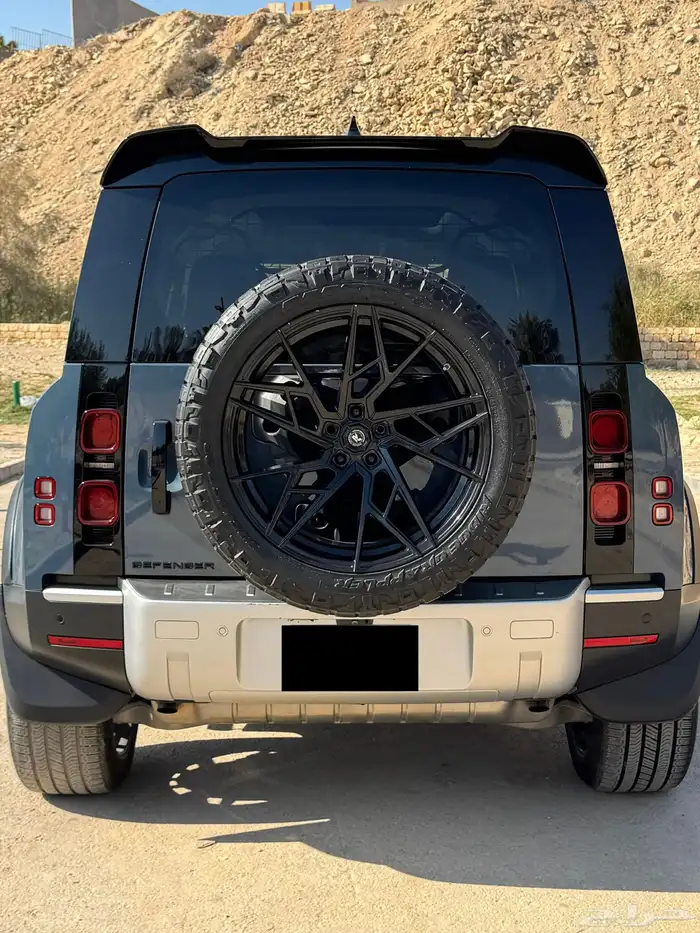 للبيع ديفندر SE موديل 2020 ماشي 70 الف كندا 4