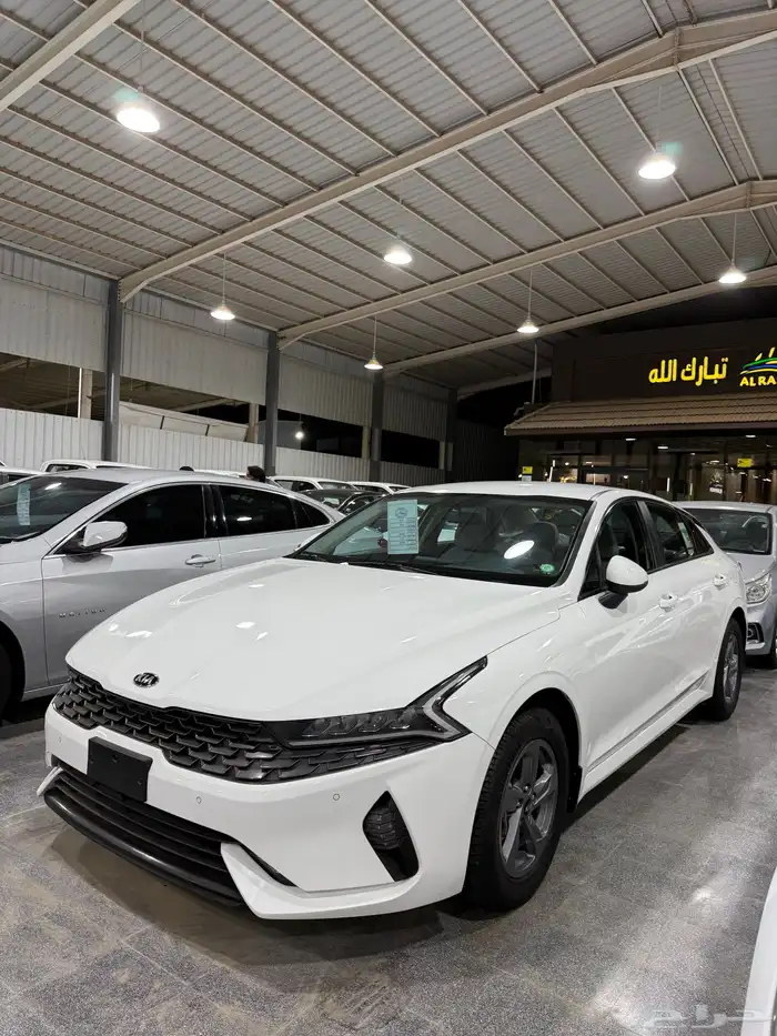 كيا K5 ستاندر 2021 لدى معرض(عبيد الرشيدي) 2