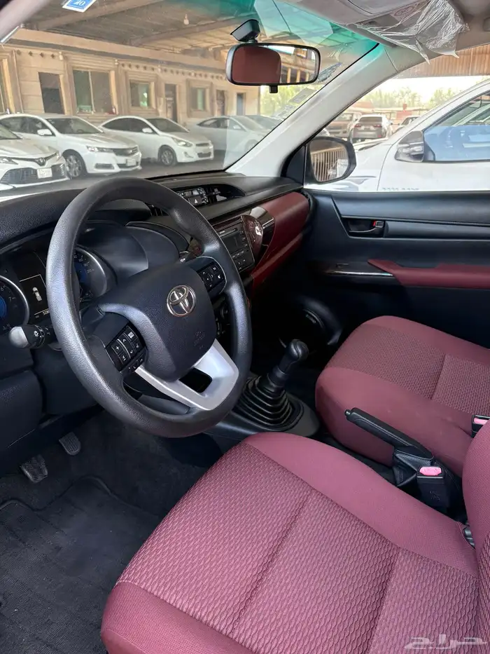 هايلوكس 2018 مرفق معها مجموعة هايلوكسات مخزنه 8