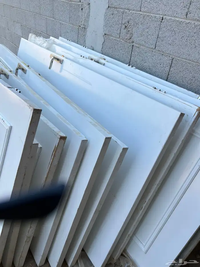 ابواب خشب شبه جديده 0