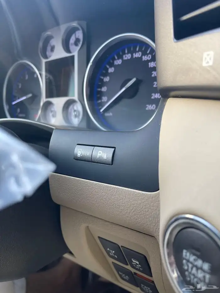 جيب لكزس LX570 بريمي 2010 13