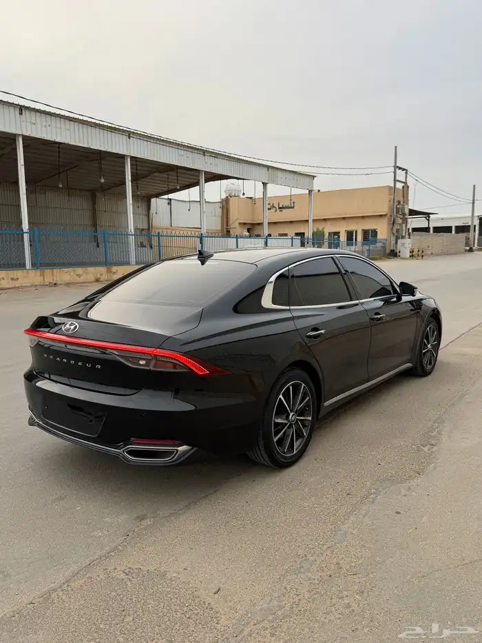 ازيرا 2021 بنزين 4