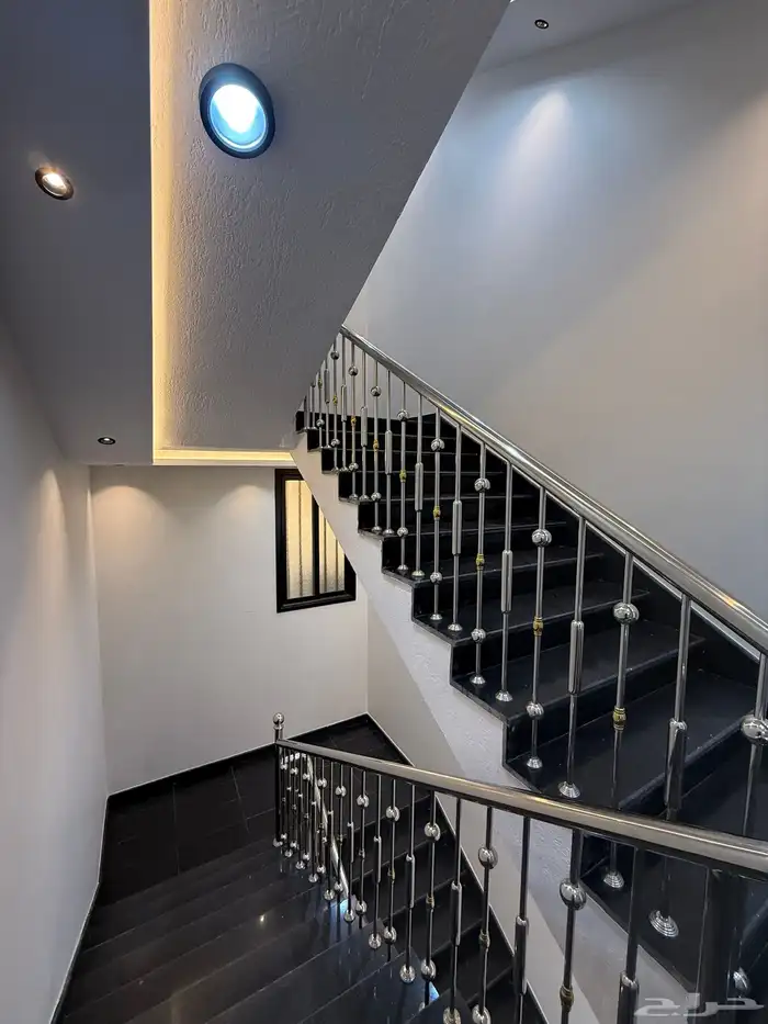 للبيع شقق سكنية فاخرة بمساحات واسعه ب اسطح خاصة ومصعد شغال 1