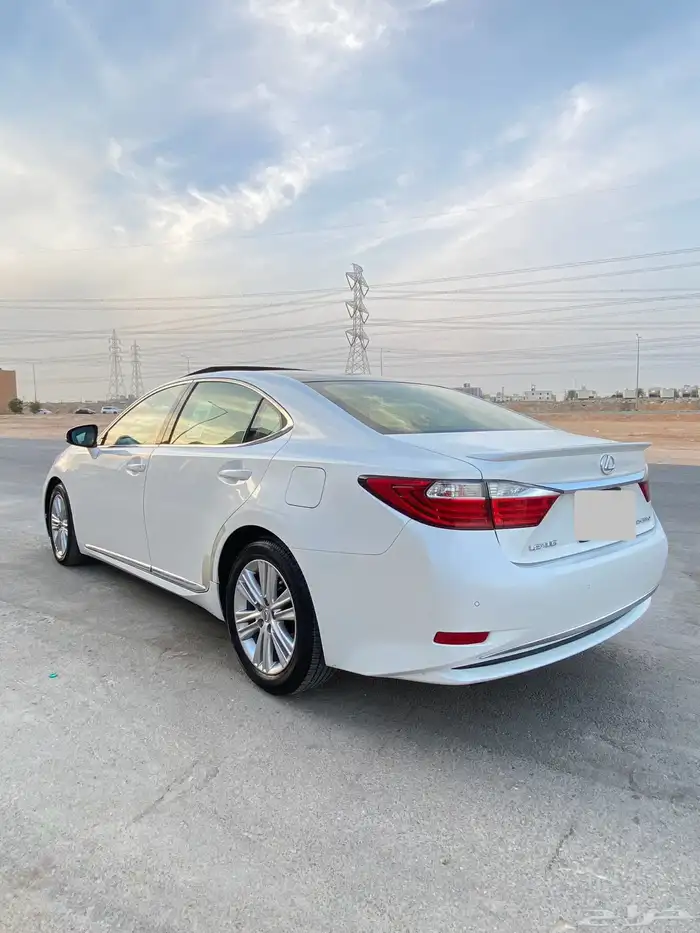 لكزس ES 350 سعودي فل كامل2015 23